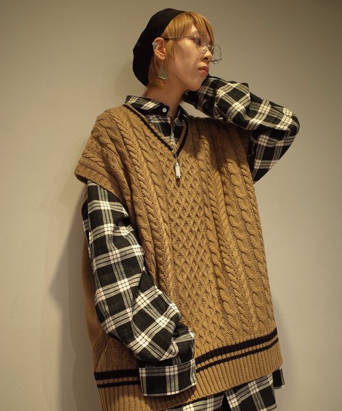 AFYF（エーエフワイエフ）の「【ビッグシルエット】AFYF 2019AWDS CABLE KNIT VEST/オーバーサイズケーブルニットベスト（ニット/セーター・レディース・ホワイト/ベージュ/ブラック・FREE）」の3枚目の写真