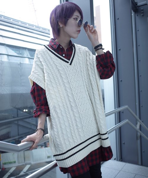 AFYF（エーエフワイエフ）の「【ビッグシルエット】AFYF 2019AWDS CABLE KNIT VEST/オーバーサイズケーブルニットベスト（ニット/セーター・レディース・ホワイト/ベージュ/ブラック・FREE）」の5枚目の写真