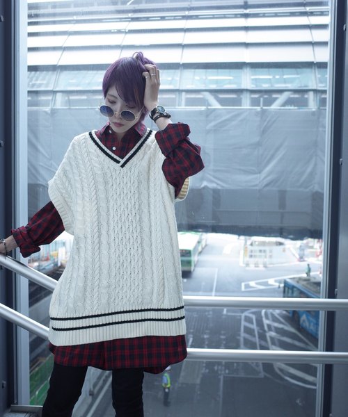 AFYF（エーエフワイエフ）の「【ビッグシルエット】AFYF 2019AWDS CABLE KNIT VEST/オーバーサイズケーブルニットベスト（ニット/セーター・レディース・ホワイト/ベージュ/ブラック・FREE）」の9枚目の写真