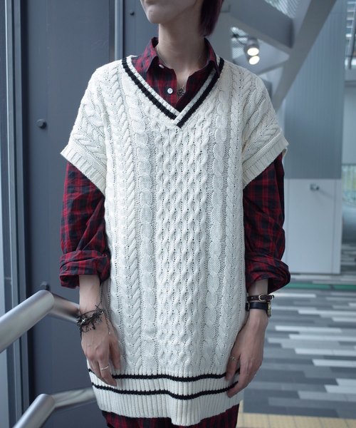AFYF（エーエフワイエフ）の「【ビッグシルエット】AFYF 2019AWDS CABLE KNIT VEST/オーバーサイズケーブルニットベスト（ニット/セーター・レディース・ホワイト/ベージュ/ブラック・FREE）」の12枚目の写真