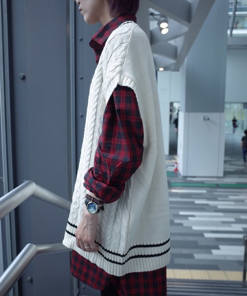 AFYF（エーエフワイエフ）の「【ビッグシルエット】AFYF 2019AWDS CABLE KNIT VEST/オーバーサイズケーブルニットベスト（ニット/セーター・レディース・ホワイト/ベージュ/ブラック・FREE）」の13枚目の写真