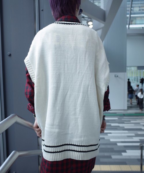 AFYF（エーエフワイエフ）の「【ビッグシルエット】AFYF 2019AWDS CABLE KNIT VEST/オーバーサイズケーブルニットベスト（ニット/セーター・レディース・ホワイト/ベージュ/ブラック・FREE）」の14枚目の写真