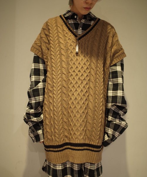 AFYF（エーエフワイエフ）の「【ビッグシルエット】AFYF 2019AWDS CABLE KNIT VEST/オーバーサイズケーブルニットベスト（ニット/セーター・レディース・ホワイト/ベージュ/ブラック・FREE）」の18枚目の写真