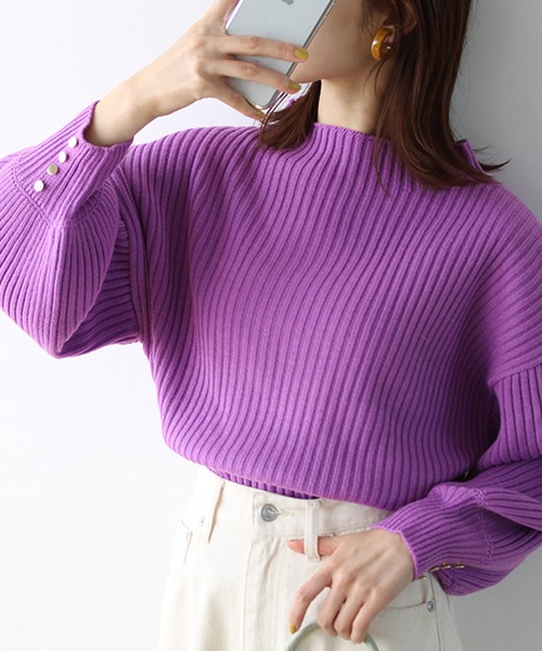 GeeRA（ジーラ）の「袖ボタンボトルネックリブニット（ニット/セーター・レディース・オフホワイト/ブラック/テラコッタ/パープル/ベージュ/パープル系その他/ブルー・LARGE/XX-LARGE/X-LARGE/MEDIUM）」の6枚目の写真