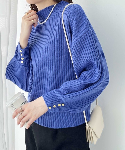 GeeRA（ジーラ）の「袖ボタンボトルネックリブニット（ニット/セーター・レディース・オフホワイト/ブラック/テラコッタ/パープル/ベージュ/パープル系その他/ブルー・LARGE/XX-LARGE/X-LARGE/MEDIUM）」の5枚目の写真