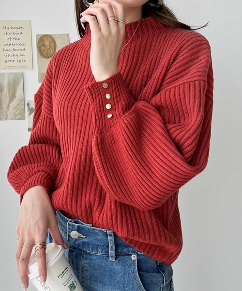 GeeRA（ジーラ）の「袖ボタンボトルネックリブニット（ニット/セーター・レディース・オフホワイト/ブラック/テラコッタ/パープル/ベージュ/パープル系その他/ブルー・LARGE/XX-LARGE/X-LARGE/MEDIUM）」の3枚目の写真