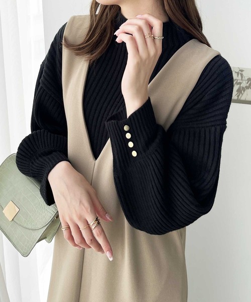 GeeRA（ジーラ）の「袖ボタンボトルネックリブニット（ニット/セーター・レディース・オフホワイト/ブラック/テラコッタ/パープル/ベージュ/パープル系その他/ブルー・LARGE/XX-LARGE/X-LARGE/MEDIUM）」の19枚目の写真