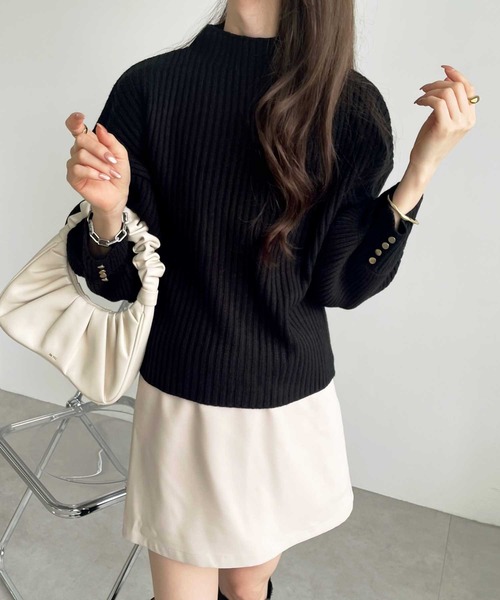 GeeRA（ジーラ）の「袖ボタンボトルネックリブニット（ニット/セーター・レディース・オフホワイト/ブラック/テラコッタ/パープル/ベージュ/パープル系その他/ブルー・LARGE/XX-LARGE/X-LARGE/MEDIUM）」の17枚目の写真