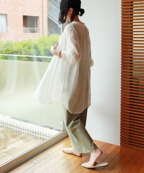 andme(アンドミー)の「シアーガーゼ長袖バンドカラーシャツブラウス(シャツ/ブラウス・レディース・キナリ/ベージュ/ブルー・M)」の13枚目の写真