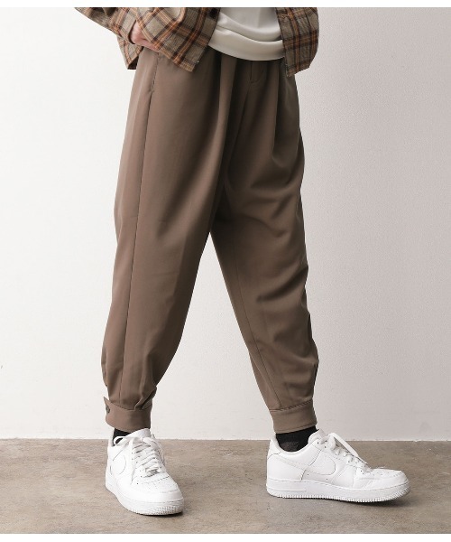 JUNRED(ジュンレッド)の「ドレープカフスジョガーPT(その他パンツ・メンズ・ブラック/ダークブラウン・S/M/L)」の12枚目の写真