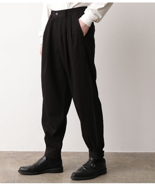 JUNRED(ジュンレッド)の「ドレープカフスジョガーPT(その他パンツ・メンズ・ブラック/ダークブラウン・S/M/L)」の4枚目の写真