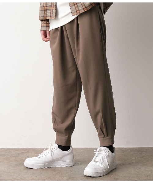 JUNRED(ジュンレッド)の「ドレープカフスジョガーPT(その他パンツ・メンズ・ブラック/ダークブラウン・S/M/L)」の20枚目の写真