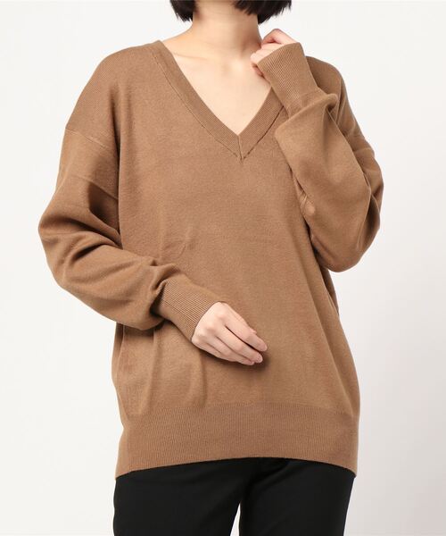 AMERICAN HOLIC（アメリカンホリック）の「深Vネックニットプルオーバー　＊（ニット/セーター・レディース・ブラック/ベージュ/オフホワイト/ブルー/モカ/テラコッタ・M/L）」の11枚目の写真