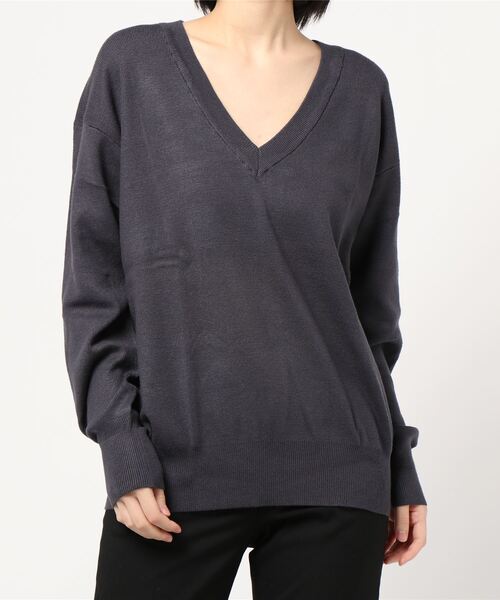 AMERICAN HOLIC（アメリカンホリック）の「深Vネックニットプルオーバー　＊（ニット/セーター・レディース・ブラック/ベージュ/オフホワイト/ブルー/モカ/テラコッタ・M/L）」の9枚目の写真