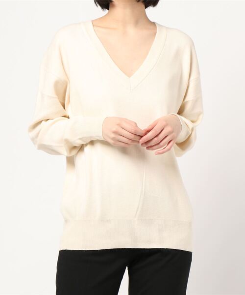 AMERICAN HOLIC（アメリカンホリック）の「深Vネックニットプルオーバー　＊（ニット/セーター・レディース・ブラック/ベージュ/オフホワイト/ブルー/モカ/テラコッタ・M/L）」の8枚目の写真
