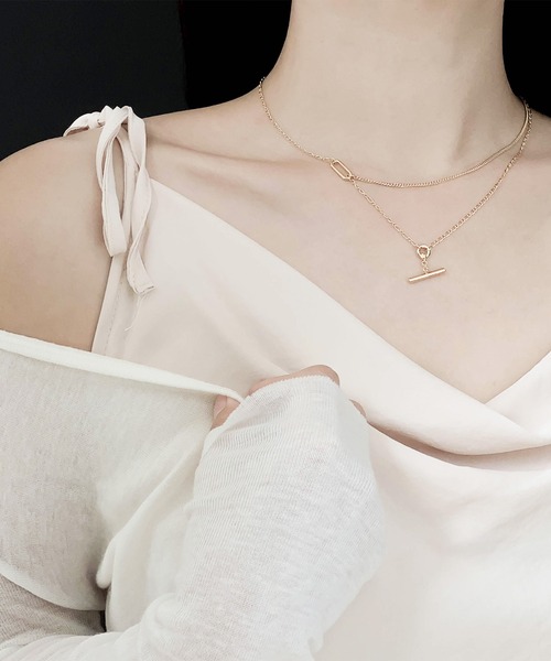 MAMACASAR（ママカサル）の「【MAMA CASAR(ママカサル)：A.VIROD】DOUBLENESS CROSSBAR SV NECKLACE/ダブルネスクロスバーシルバーネックレス（ネックレス・レディース・ゴールド・FREE）」の4枚目の写真