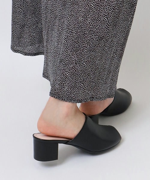 artemis by DIANA（アルテミスバイダイアナ）の「甲深ミュール（サンダル・レディース・ホワイト/ブラック/ベージュ/ブラウン・M/L/S/XL）」の19枚目の写真