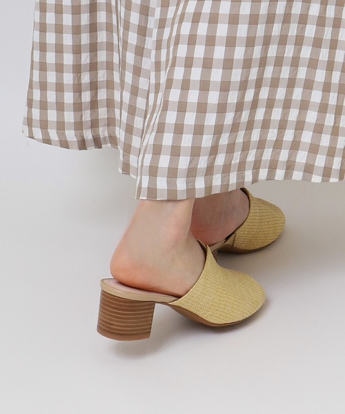 artemis by DIANA（アルテミスバイダイアナ）の「甲深ミュール（サンダル・レディース・ホワイト/ブラック/ベージュ/ブラウン・M/L/S/XL）」の6枚目の写真