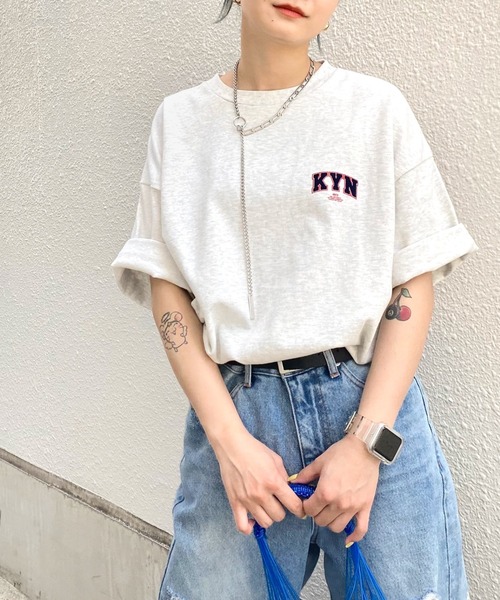 WHO'S WHO gallery（フーズフーギャラリー）の「【KOOKY'N/クーキー】フロッキーミニカレッジTEE（Tシャツ/カットソー・メンズ・ホワイト/アッシュグレー/ブラック/ブルー/グリーン・FREE）」の4枚目の写真