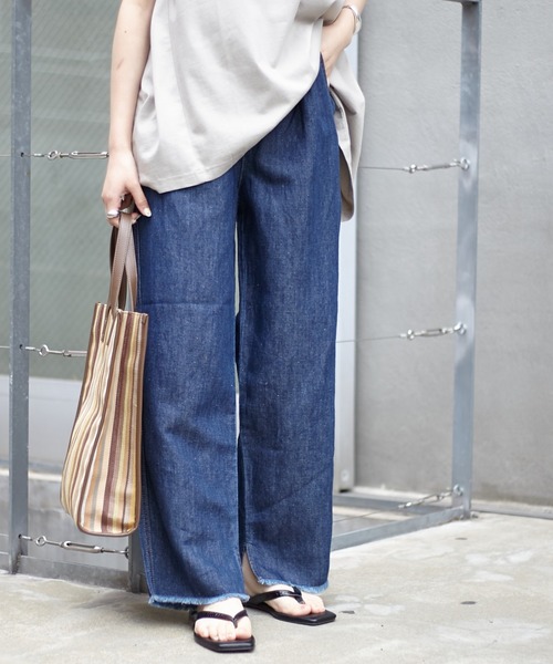 CIAOPANIC TYPY（チャオパニックティピー）の「【TYPYDENIM】タックイージーパンツ（デニムパンツ・レディース・ネイビー/ブルー・SMALL/MEDIUM/LARGE）」の2枚目の写真