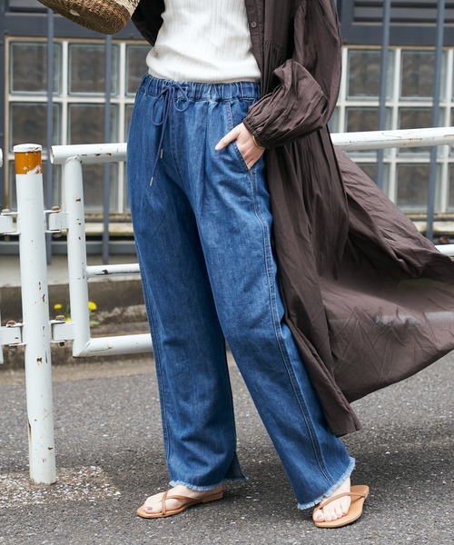 CIAOPANIC TYPY（チャオパニックティピー）の「【TYPYDENIM】タックイージーパンツ（デニムパンツ・レディース・ネイビー/ブルー・SMALL/MEDIUM/LARGE）」の11枚目の写真