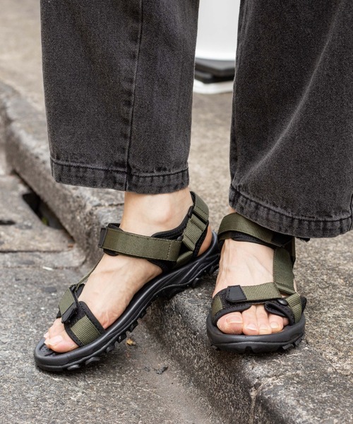 WEGO（ウィゴー）の「WEGO/クッションソールストラップサンダル（サンダル・メンズ・ブラック/ベージュ/カーキ・SMALL/MEDIUM/LARGE）」の3枚目の写真