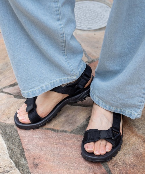 WEGO（ウィゴー）の「WEGO/クッションソールストラップサンダル（サンダル・メンズ・ブラック/ベージュ/カーキ・SMALL/MEDIUM/LARGE）」の2枚目の写真