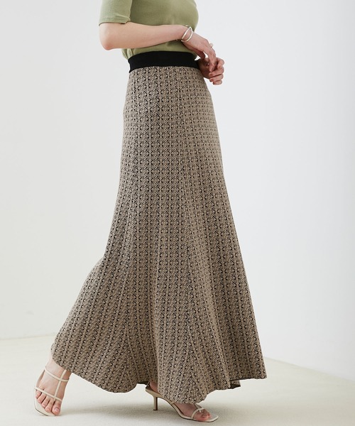 EMMA（EMMA CLOTHES）（エマ）の「【EMMA】ジャガードニットフィットフレアスカート（スカート・レディース・ベージュ/ブラウン・FREE）」の2枚目の写真