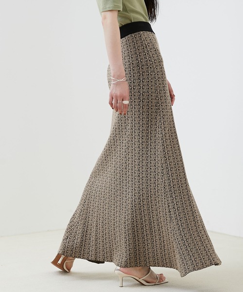 EMMA（EMMA CLOTHES）（エマ）の「【EMMA】ジャガードニットフィットフレアスカート（スカート・レディース・ベージュ/ブラウン・FREE）」の6枚目の写真