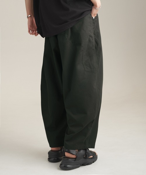 ADRER（アドラー）の「【ADRER】loose silhouette easy balloon pants/ルーズシルエットイージーバルーンパンツ（その他パンツ・メンズ・ホワイト/ブラック×カーキ・SMALL/MEDIUM/LARGE/X-SMALL）」の10枚目の写真