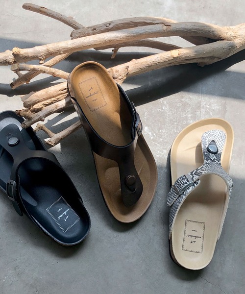 enchanted(エンチャンテッド)の「トングスバックルフラットサンダル(サンダル・レディース・ブラック/シルバー/ブロンズ/パイソン/ホワイト・LL/S/M/L)」の17枚目の写真