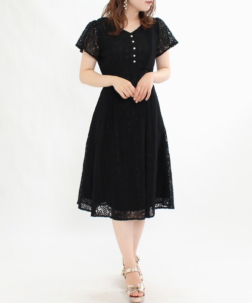 ASTORIA ODIER(アストリアオディール)の「パール付きレースワンピース(ワンピース・レディース・ホワイト/ブラック/サックスブルー・MEDIUM)」の7枚目の写真