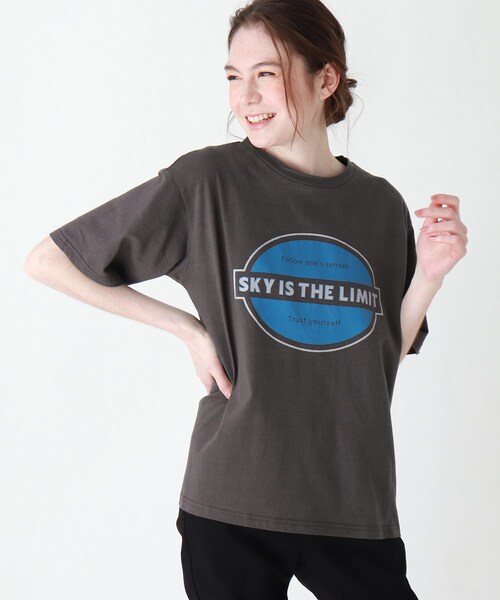 Cutie Blonde（キューティーブロンド）の「◆【S-L】前プリントロゴTシャツ（Tシャツ/カットソー・レディース・ダークオレンジ/チャコールグレー/オフホワイト・01/03/02）」の2枚目の写真