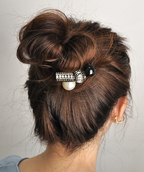 TONE SELECT GOODS(トーンセレクトグッズ)の「【resonance】エレガンス パール スタッズデザイン ヘアゴム(ヘアゴム・レディース・ブラック系その他/ブラック系その他2/ブラック系その他3・FREE)」の3枚目の写真