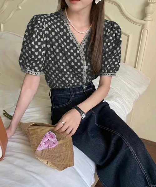 Jewelobe（ジュエローブ）の「花刺繍Vネックブラウス（シャツ/ブラウス・レディース・オレンジ/グリーン/ブラック・FREE）」の16枚目の写真