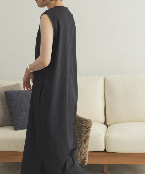 FORK&SPOON（フォークアンドスプーン）の「FORK&SPOON　スリットネックノースリーブワンピース（ワンピース・レディース・ネイビー/ベージュ・ONE）」の15枚目の写真