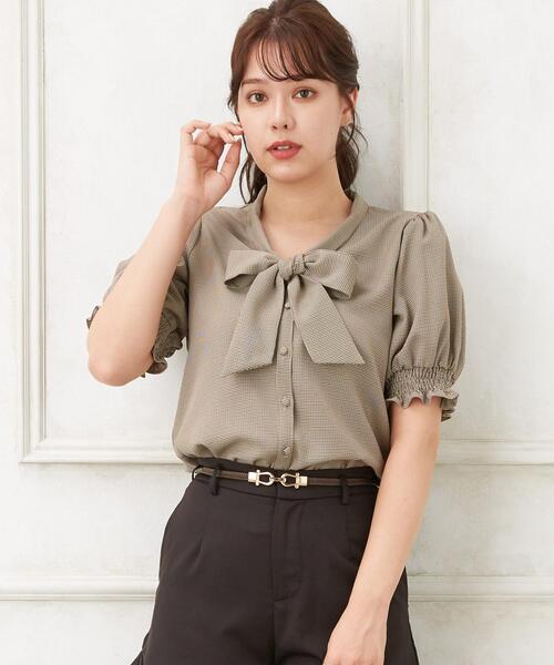 Allamanda(アラマンダ)の「ボウタイパフ/ブラウス(シャツ/ブラウス・レディース・ブラウン系その他2/ブラウン系4/オフホワイト・M)」の3枚目の写真
