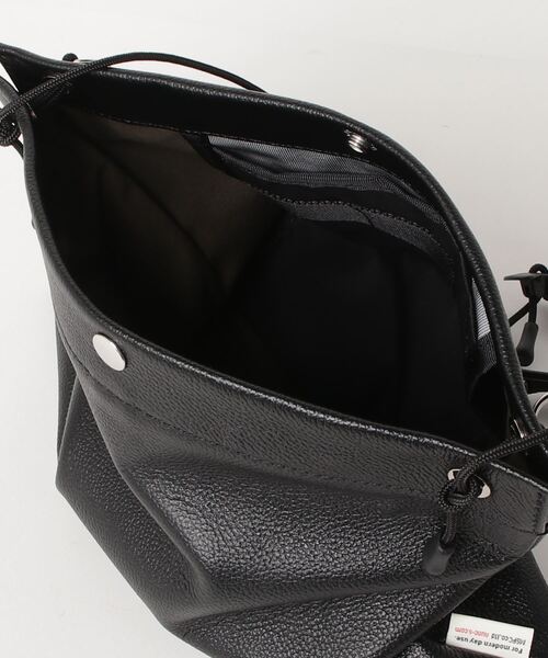 NUNC（ヌンク）の「nunc Sacoche W.R.L (NN451010)（ボディバッグ/ウエストポーチ・メンズ・ブラック・FREE）」の3枚目の写真