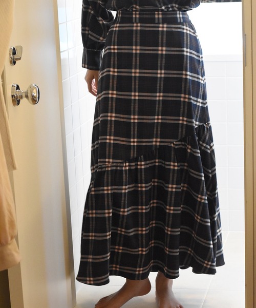 Alley by w closet（アリーバイダブルクローゼット）の「【Alley】チェック裾切替スカート（スカート・レディース・ネイビー/ベージュ・FREE）」の3枚目の写真