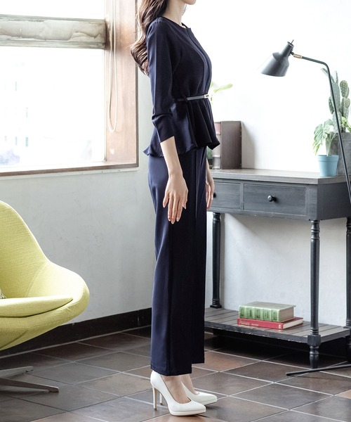 Julia Boutique(ジュリアブティック)の「ベルト付きペプラムトップス×ストレートパンツセットアップ/21543(アンサンブル・レディース・ネイビー/ブラック・ONE)」の9枚目の写真