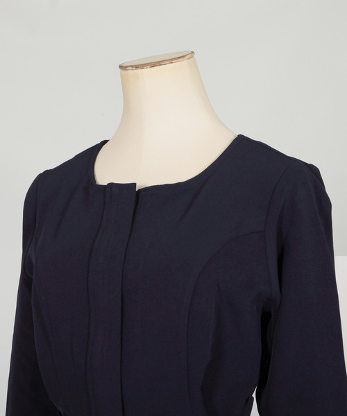 Julia Boutique(ジュリアブティック)の「ベルト付きペプラムトップス×ストレートパンツセットアップ/21543(アンサンブル・レディース・ネイビー/ブラック・ONE)」の14枚目の写真