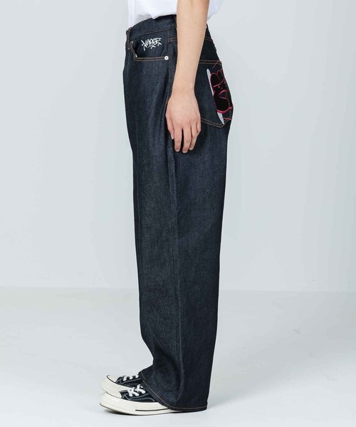 XLARGE（エクストララージ）の「EMBROIDERY GRAFFITI DENIM PANTS（デニムパンツ・メンズ・ダークインディゴブルー/ライトインディゴブルー・32inch/30inch/34inch/36inch）」の4枚目の写真