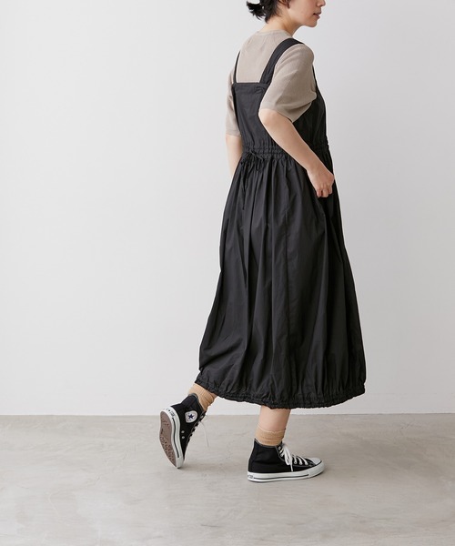 note et silence (ノートエシロンス)の「◇【AMB100貨】シルキータイプライター ギャザーワンピース(ワンピース・レディース・ブラック/ブラウン/カーキ・FREE)」の2枚目の写真