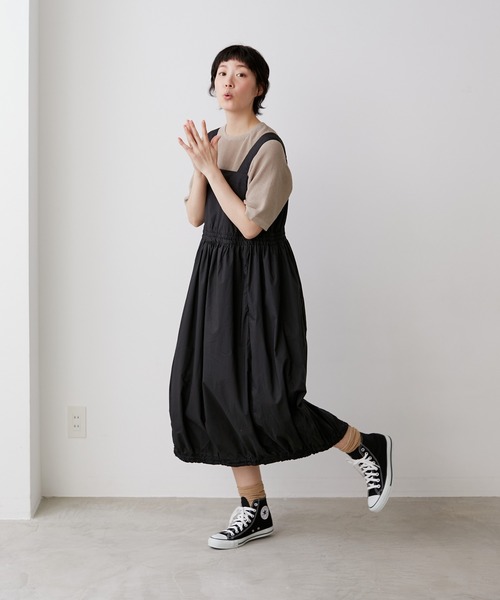 note et silence (ノートエシロンス)の「◇【AMB100貨】シルキータイプライター ギャザーワンピース(ワンピース・レディース・ブラック/ブラウン/カーキ・FREE)」の5枚目の写真