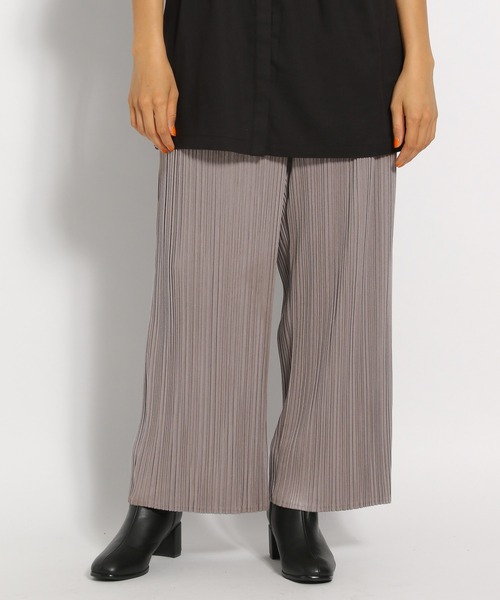 niko and...（ニコアンド）の「スウェードライクプリーツパンツ（その他パンツ・レディース・ブラック/パープル/イエロー/グリーン/モカ・MEDIUM/LARGE）」の3枚目の写真