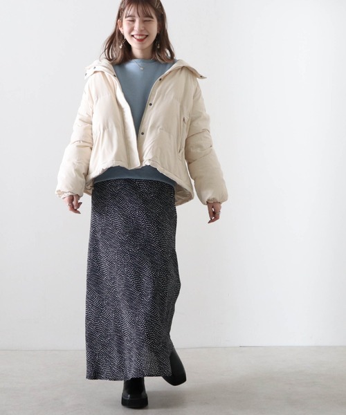 Cheek(チーク)の「ボリュームフーディーショートダウン(ダウンジャケット/コート・レディース・チャコールグレー/ブラック/アイボリー・MEDIUM)」の10枚目の写真