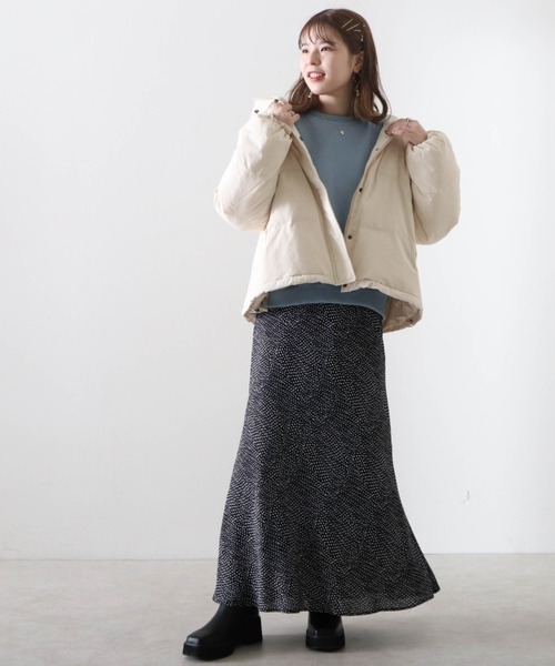 Cheek(チーク)の「ボリュームフーディーショートダウン(ダウンジャケット/コート・レディース・チャコールグレー/ブラック/アイボリー・MEDIUM)」の6枚目の写真