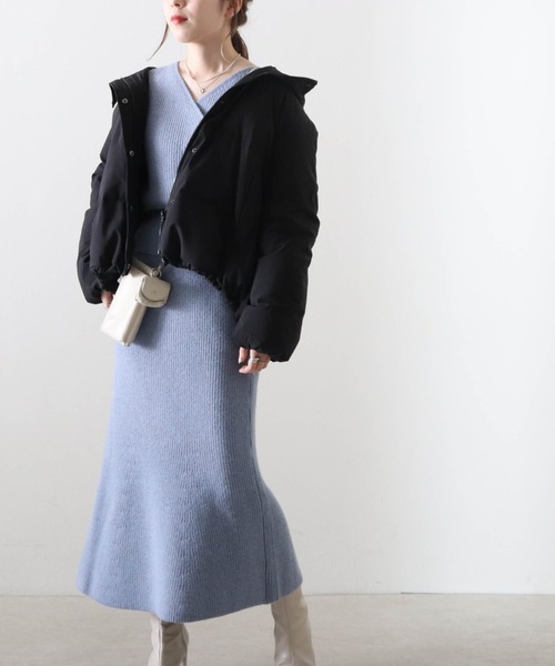 Cheek(チーク)の「ボリュームフーディーショートダウン(ダウンジャケット/コート・レディース・チャコールグレー/ブラック/アイボリー・MEDIUM)」の11枚目の写真