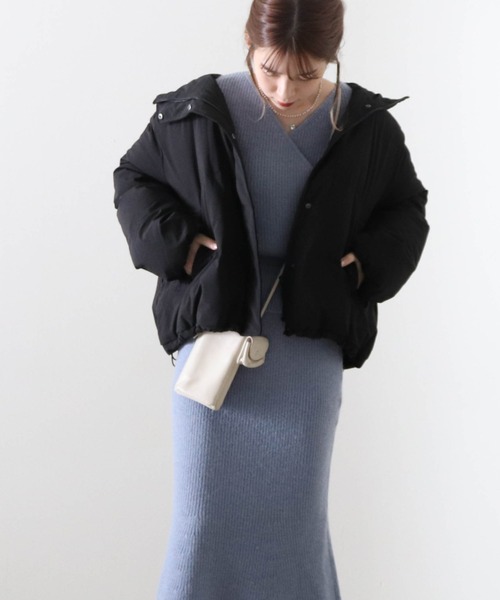 Cheek(チーク)の「ボリュームフーディーショートダウン(ダウンジャケット/コート・レディース・チャコールグレー/ブラック/アイボリー・MEDIUM)」の7枚目の写真