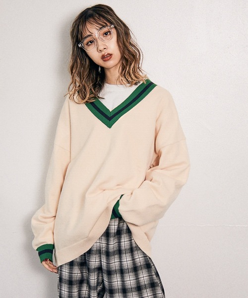 PBLIM（ページボーイリム）の「【PAGEBOYLIM】Vネックニット（ニット/セーター・レディース・ホワイト系その他/ブラック系その他・FREE）」の2枚目の写真